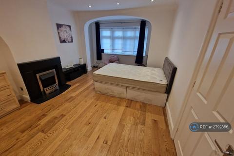 1 bedroom in a house share to rent, Rugby Road, Dagenham, RM9