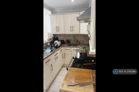 1 bedroom in a house share to rent, Rugby Road, Dagenham, RM9