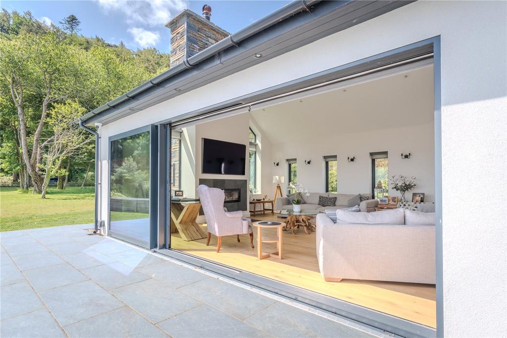 Rear Into Lounge
