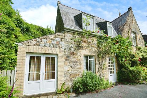 undefined, Glynyweddw Estate, Llanbedrog, Gwynedd, LL53