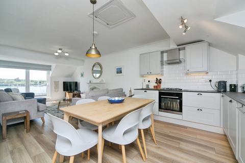 3 bedroom terraced house for sale, Hen Gei Llechi, Y Felinheli, Gwynedd, LL56