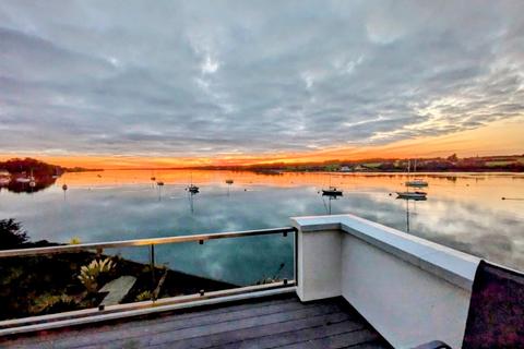 3 bedroom terraced house for sale, Hen Gei Llechi, Y Felinheli, Gwynedd, LL56