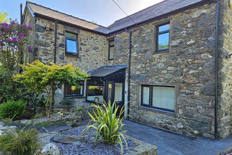 4 bedroom detached house for sale, Groeslon, Caernarfon, Gwynedd, LL54