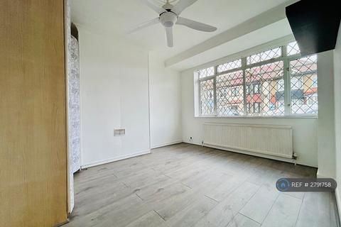 3 bedroom terraced house to rent, Fordyke Road, Dagenham, RM8