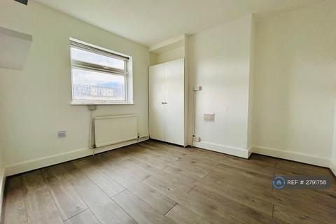 3 bedroom terraced house to rent, Fordyke Road, Dagenham, RM8