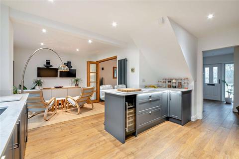 4 bedroom detached house for sale, Crookham Hill, Crookham Common, Thatcham, Berkshire, RG19