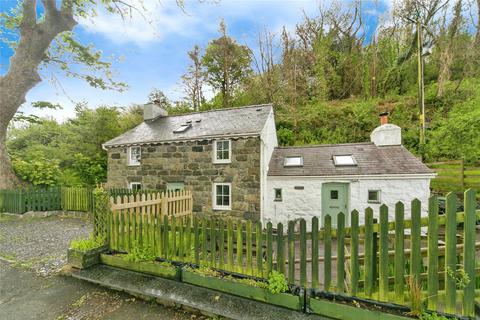 2 bedroom detached house for sale, Gyrn Goch, Caernarfon, Gwynedd, LL54