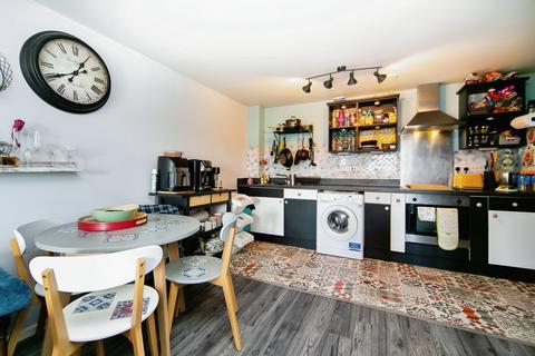 2 bedroom flat for sale, Saddlery Way, Chester, CH1