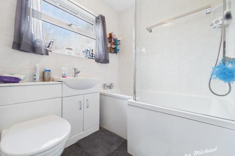undefined, Leighton Buzzard LU7