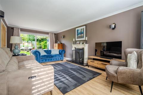 undefined, Leycester Close, Windlesham
