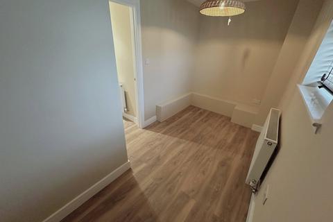 2 bedroom apartment to rent, Bletchmore Close, Harlington, Hayes, Greater London, UB3