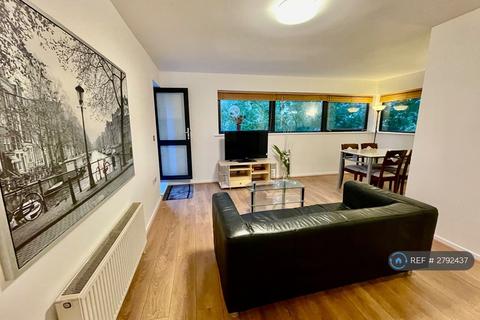 2 bedroom flat to rent, Hawgood Street, London, E3
