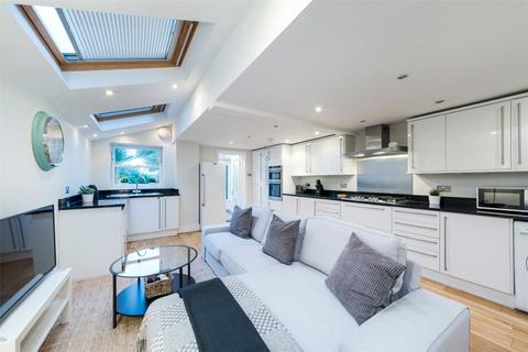 4 bedroom terraced house for sale, Fullerton Road, London, SW18
