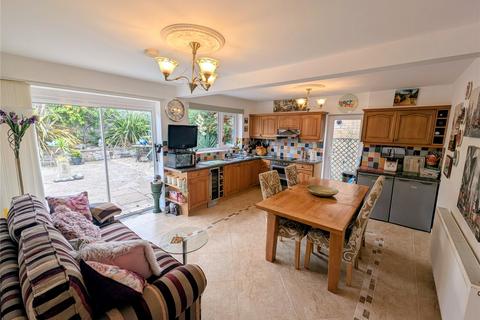 2 bedroom bungalow for sale, Heather Close, Old Colwyn, Colwyn Bay, LL29