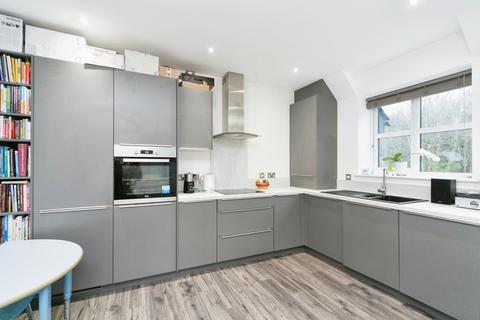 2 bedroom flat for sale, Victoria Park, Colwyn Bay, Conwy, LL29