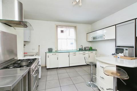 2 bedroom flat for sale, Abergele Road, Colwyn Bay, Conwy, LL29