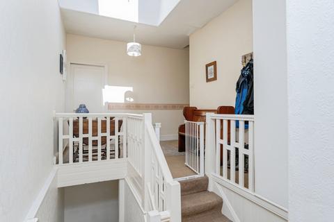 2 bedroom flat for sale, Rhos Road, Rhos on Sea, Colwyn Bay, Conwy, LL28