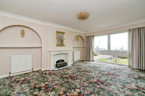 2 bedroom flat for sale, Rhos Promenade, Rhos on Sea, Colwyn Bay, Conwy, LL28