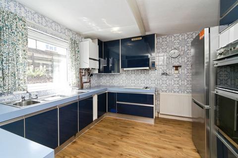 2 bedroom flat for sale, Rhos Promenade, Rhos on Sea, Colwyn Bay, Conwy, LL28