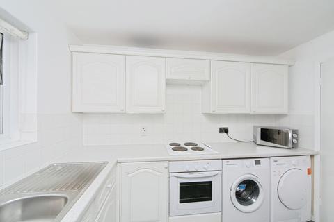 2 bedroom flat for sale, Llandudno Road, Rhos on Sea, Colwyn Bay, Conwy, LL28