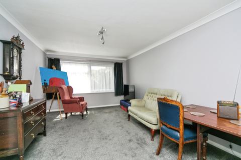2 bedroom flat for sale, Llandudno Road, Rhos on Sea, Colwyn Bay, Conwy, LL28