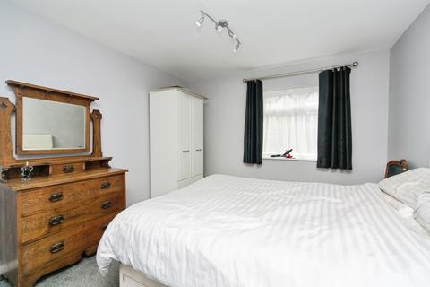 2 bedroom flat for sale, Llandudno Road, Rhos on Sea, Colwyn Bay, Conwy, LL28