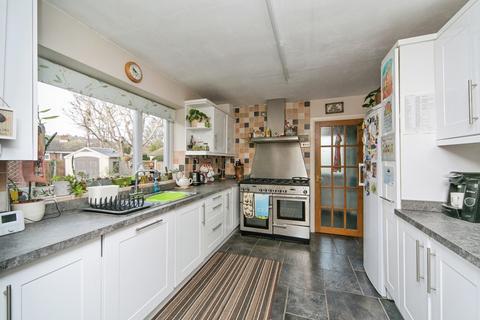 5 bedroom detached house for sale, Bryn Avenue, Old Colwyn, Colwyn Bay, Conwy, LL29