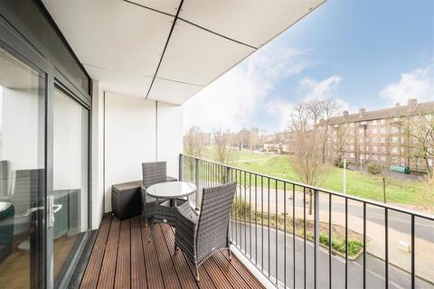 1 bedroom flat for sale, Eythorne Road, London SW9