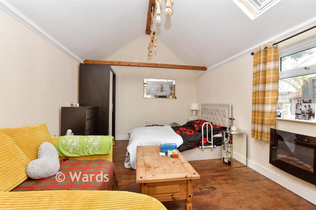 Annexe Bedroom/ Living Area