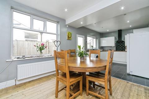 4 bedroom semi-detached house for sale, Berthes Road, Old Colwyn, Colwyn Bay, Conwy, LL29