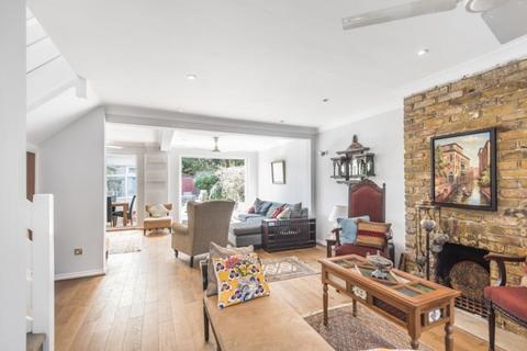 undefined, Byfleet, Surrey, KT14