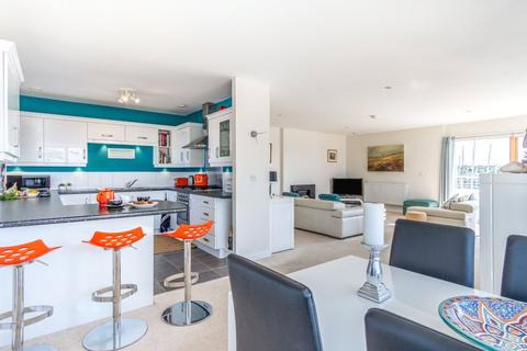 3 bedroom flat for sale, Llanddwyn, Newry Beach, Holyhead, Anglesey, LL65
