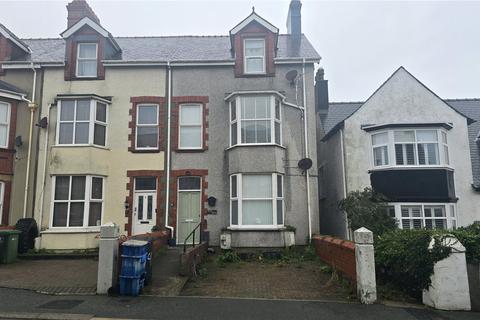 1 bedroom flat for sale, Bryn Goleu Avenue North, Holyhead, Isle of Anglesey, LL65
