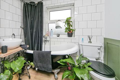 undefined, Brighton Terrace, Holyhead, Isle of Anglesey, LL65
