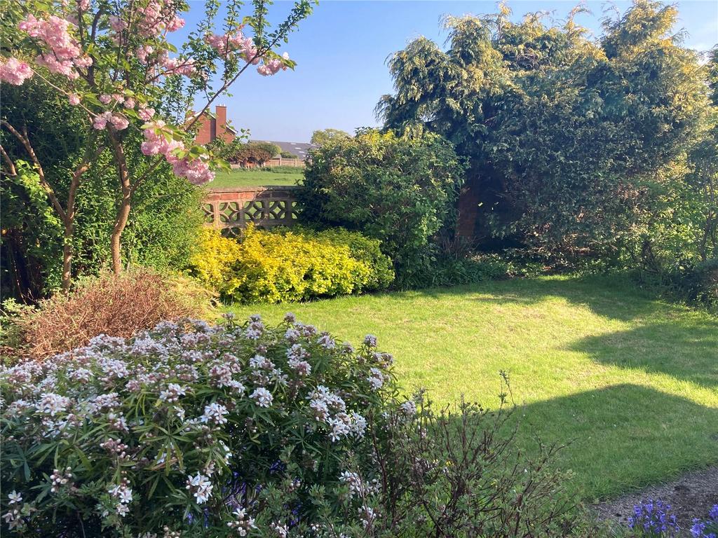 Garden &amp; View