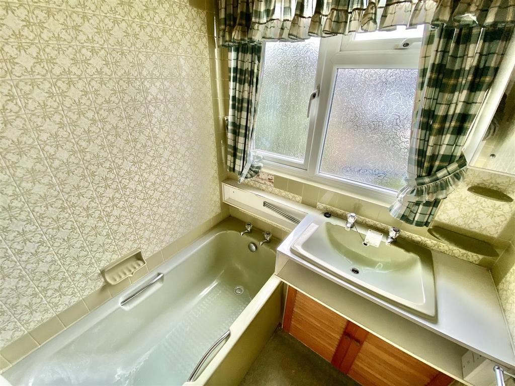 Bathroom.jpeg