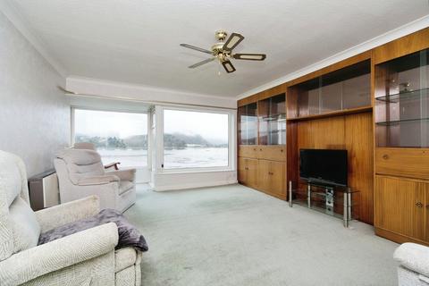 2 bedroom flat for sale, Warren Drive, Deganwy, Conwy, LL31