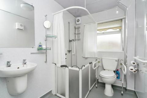 2 bedroom flat for sale, Warren Drive, Deganwy, Conwy, LL31