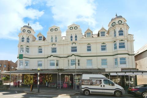 2 bedroom flat for sale, Queens Road, Llandudno, Conwy, LL30