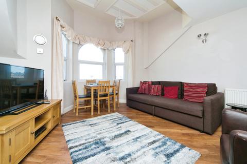 2 bedroom flat for sale, Queens Road, Llandudno, Conwy, LL30