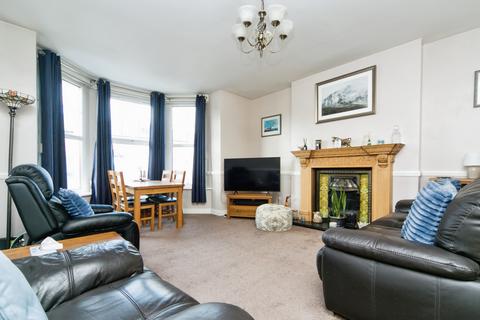 3 bedroom flat for sale, Lloyd Street, Llandudno, Conwy, LL30