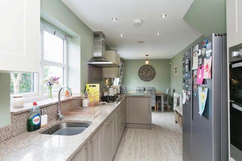 undefined, Lon Gwaenfynydd, Llandudno Junction, Conwy, LL31