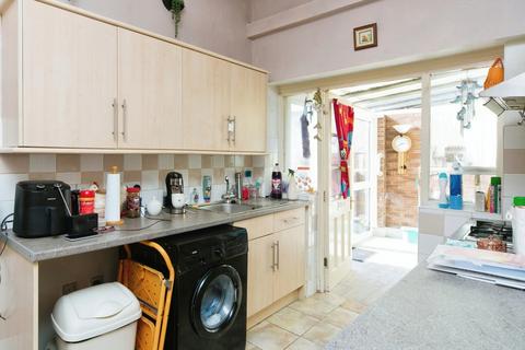 3 bedroom flat for sale, Caroline Road, Llandudno, Conwy, LL30