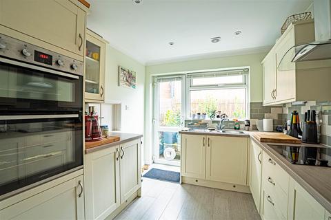 2 bedroom detached bungalow for sale, Meadow Way, Fairlight,