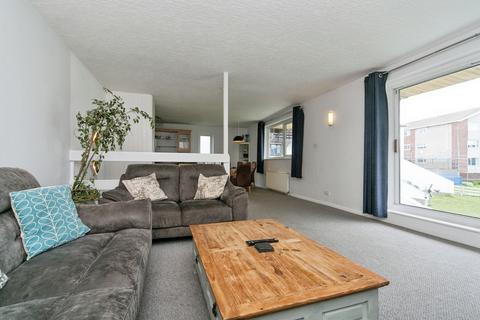 2 bedroom flat for sale, Deganwy Beach, Deganwy, Conwy, LL31