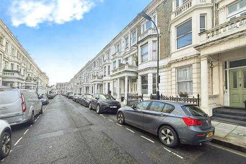 Studio to rent, Perham Road, London, W14