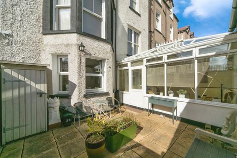 2 bedroom flat for sale, Abbey Road, Llandudno, Conwy, LL30