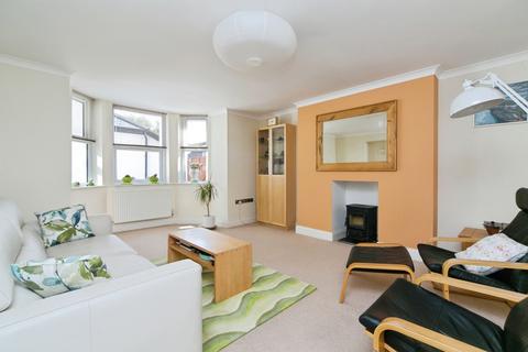 2 bedroom flat for sale, Abbey Road, Llandudno, Conwy, LL30