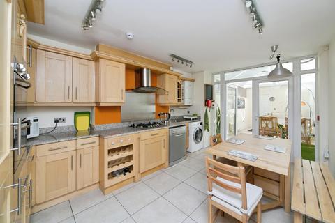 2 bedroom flat for sale, Abbey Road, Llandudno, Conwy, LL30