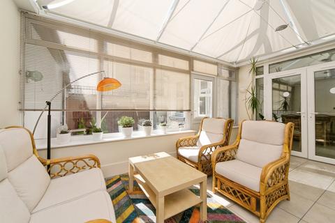 2 bedroom flat for sale, Abbey Road, Llandudno, Conwy, LL30